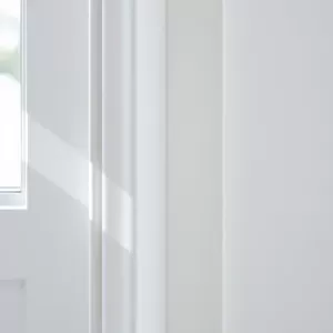 Obróbka ościeżnic drzwi wewnętrzne wykończenie