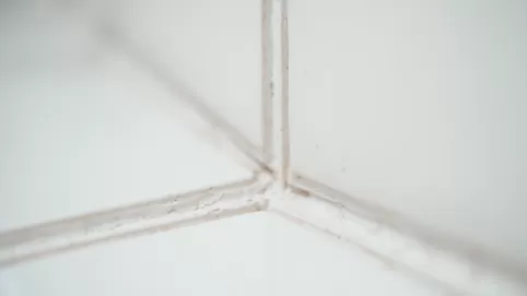 Wykończenie narożników wewnętrznych płytek